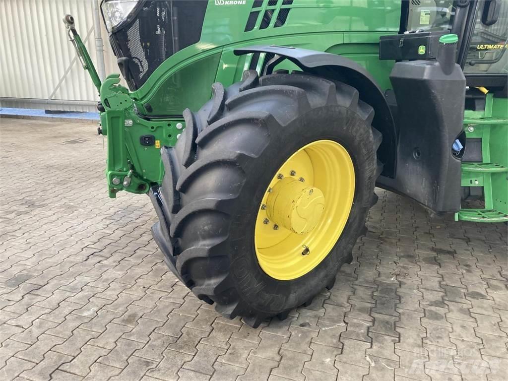 John Deere 6155R Tractoren