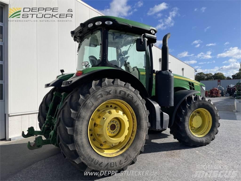 John Deere 8335R Tractoren