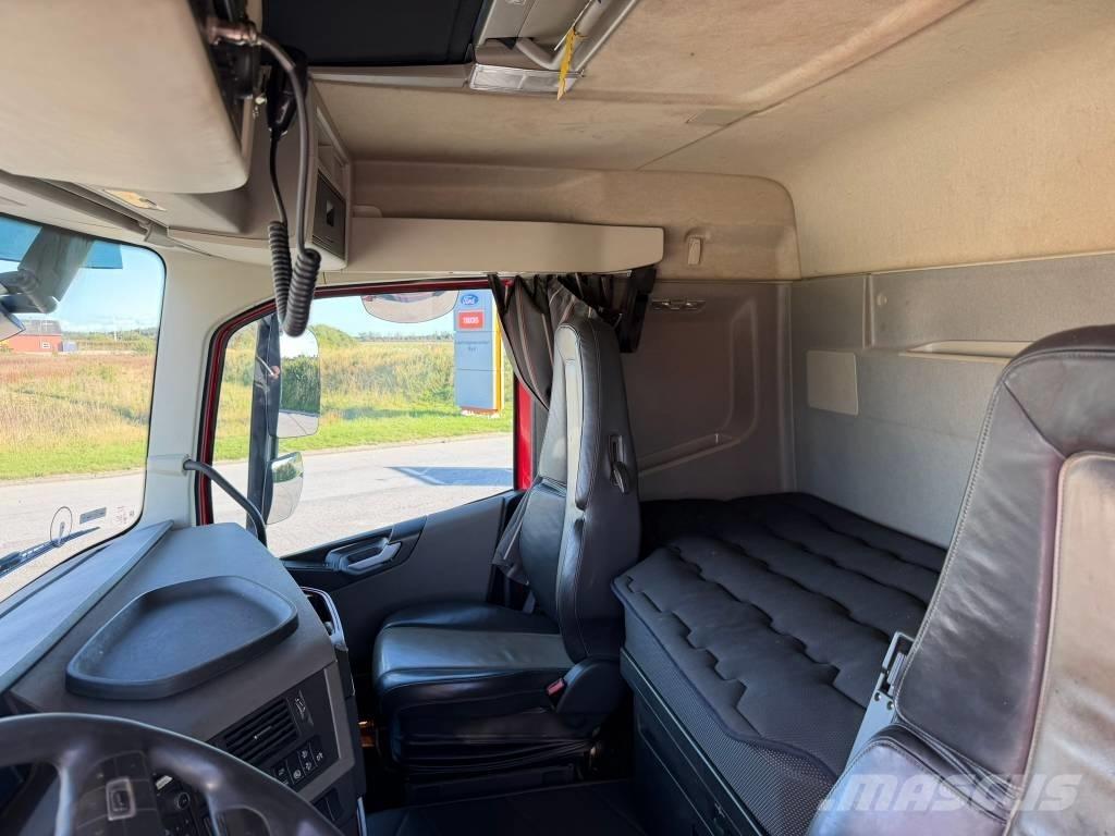 Volvo FH 500 Containertrucks met kabelsysteem
