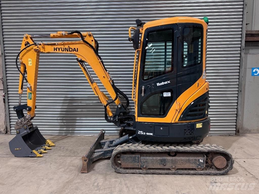 Hyundai R25Z-9 AK Minigraafmachines < 7t