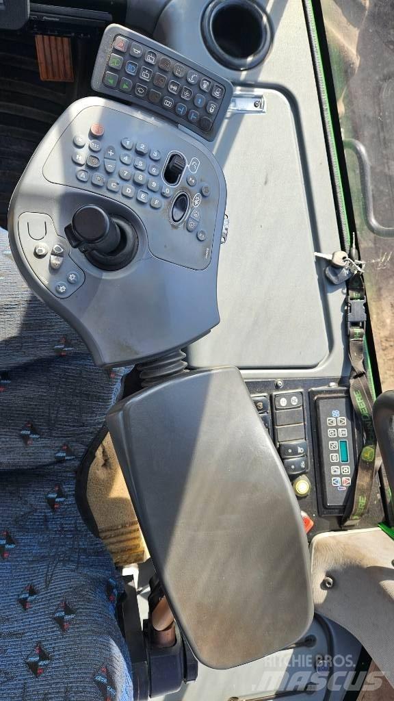 John Deere 1270 E Harvesters