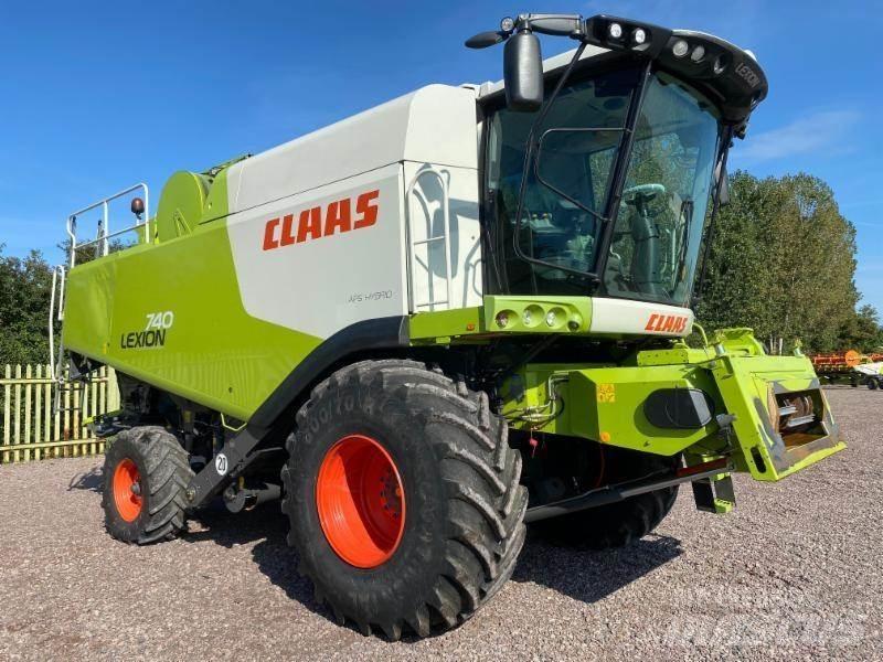 CLAAS LEXION 740 Maaidorsmachines