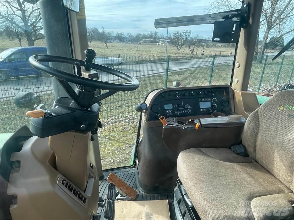 John Deere 8330 Tractoren