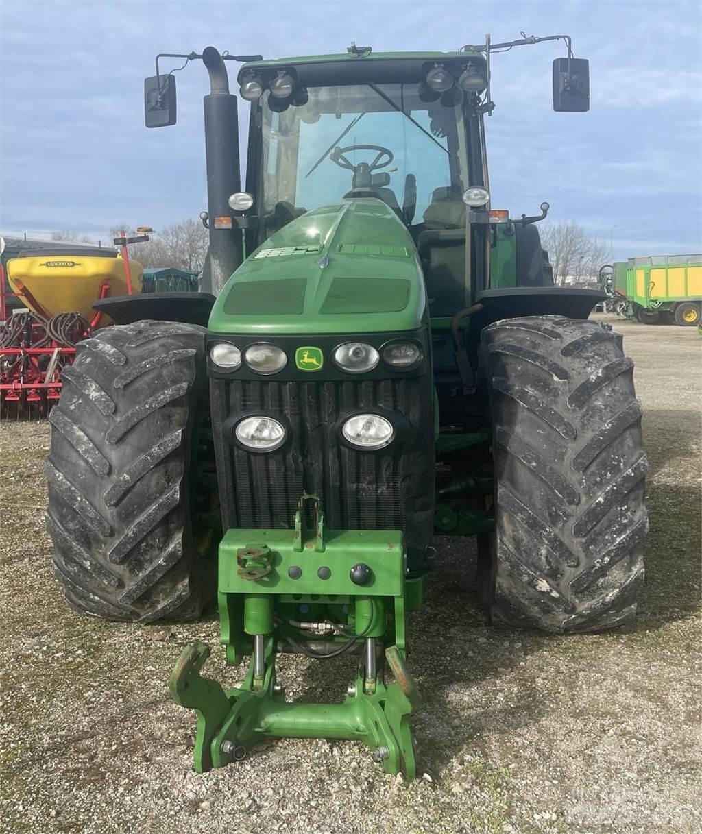 John Deere 8330 Tractoren