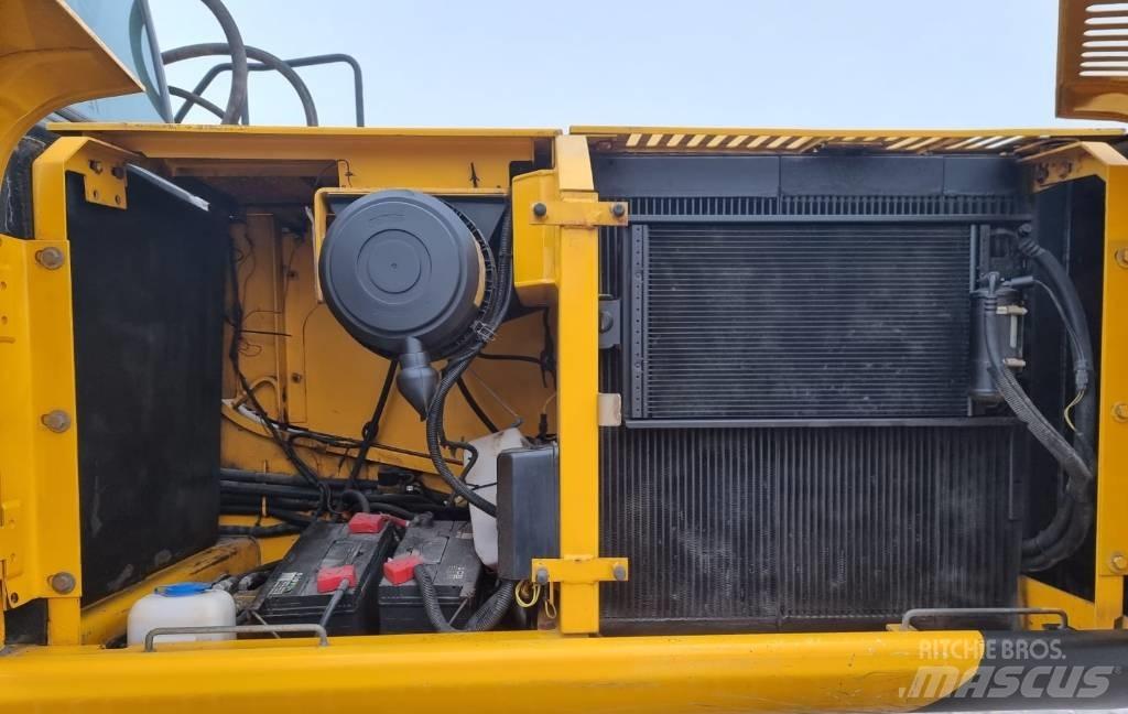 JCB JS 220 LC Rupsgraafmachines