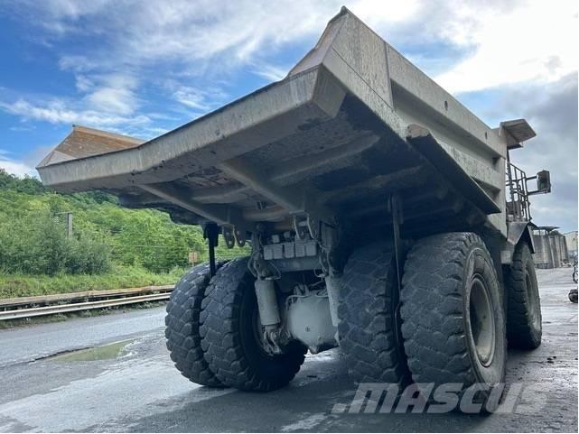 Komatsu HD605-7 Starre dumpers