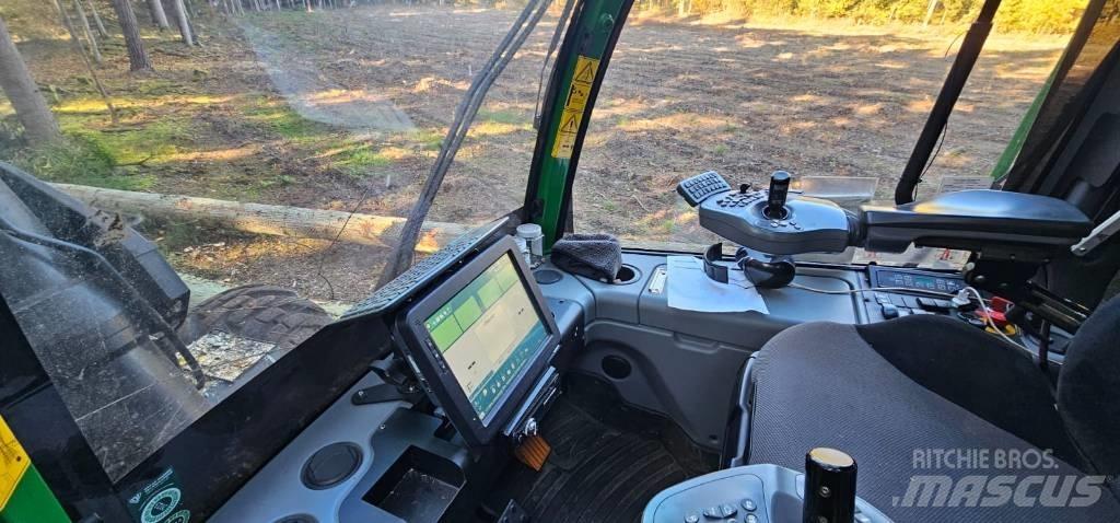 John Deere 1270 G Harvesters