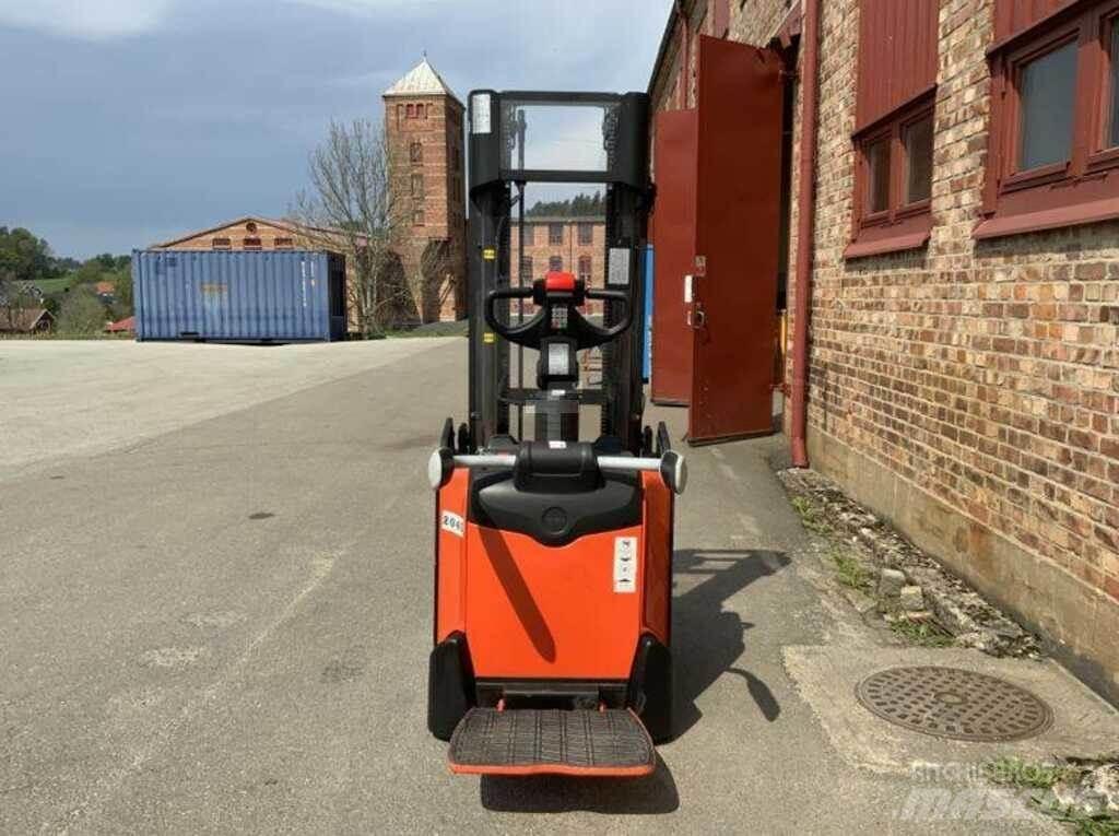BT SPE 120 L Meeloop stapelaar