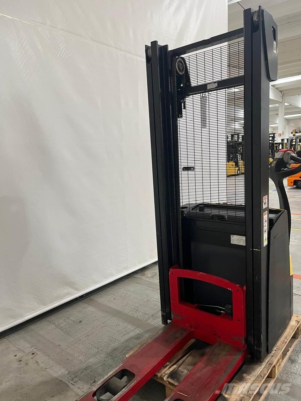 Hyster S1.2 Meeloop stapelaar
