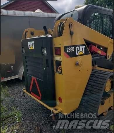 CAT 239 D Schrankladers
