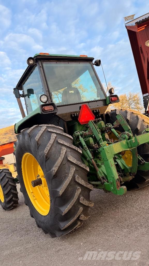 John Deere 4640 4WD Tractoren