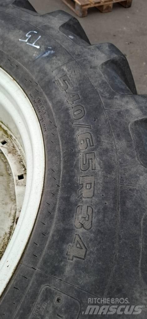 Firestone 540/65R_34 Banden, wielen en velgen