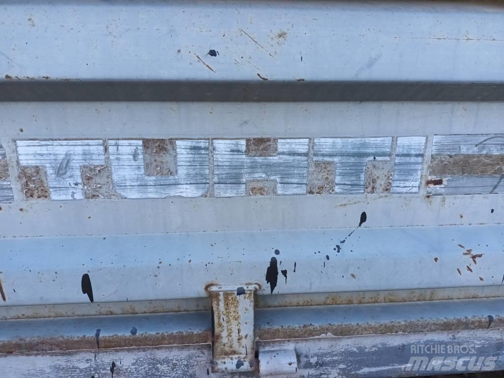 Tuhti Täyttövaunu Graantransportwagen