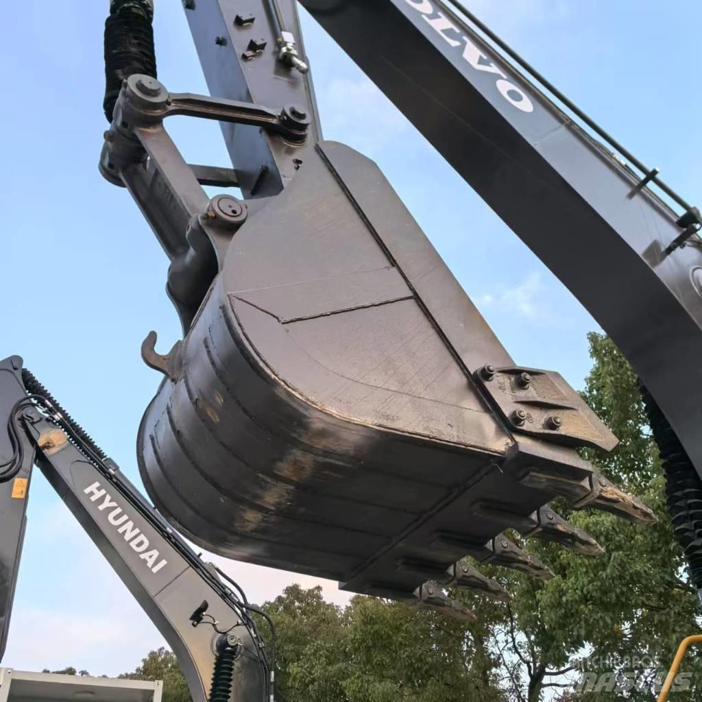Volvo EC 210 D Midigraafmachines 7t - 12t