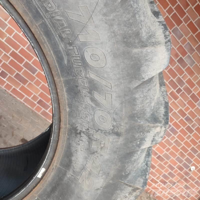 Michelin 710/70R42 Banden, wielen en velgen