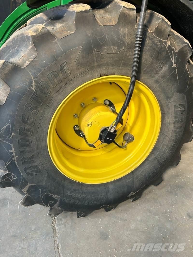 John Deere 6250R Tractoren