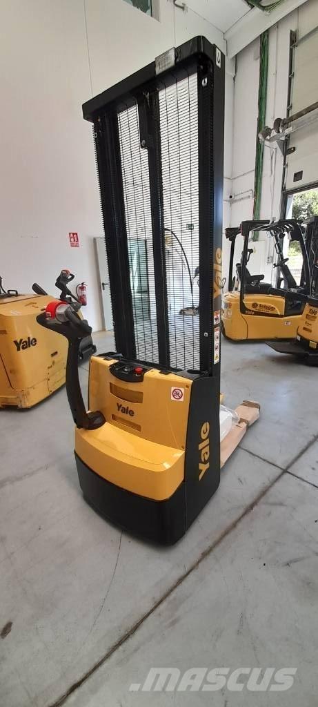 Yale MS12E Meeloop stapelaar