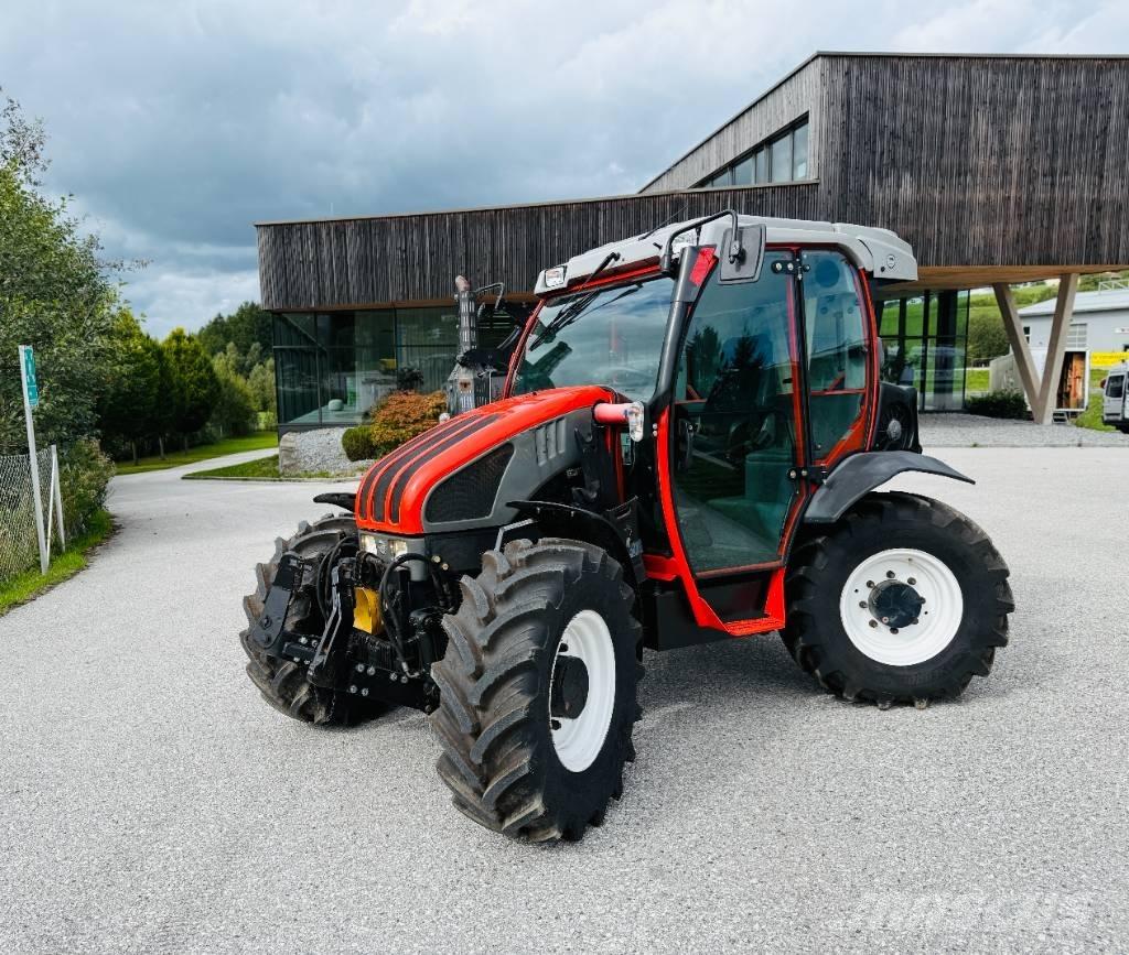 Reform Mounty 100V Tractoren