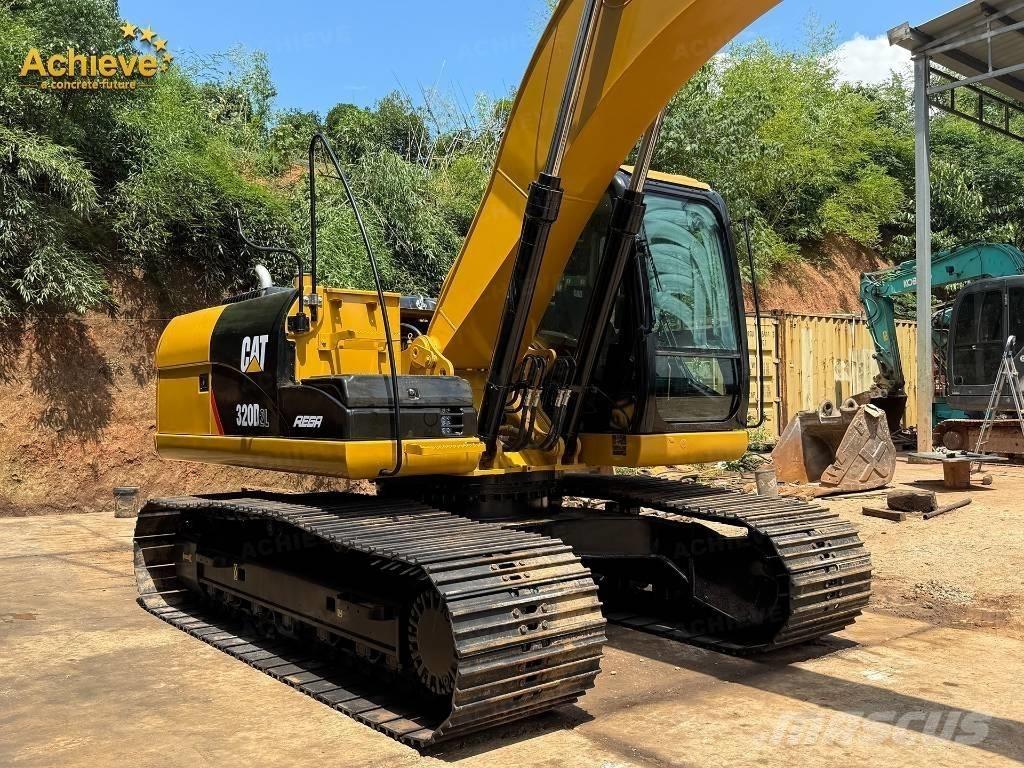 CAT 320 D2L Rupsgraafmachines