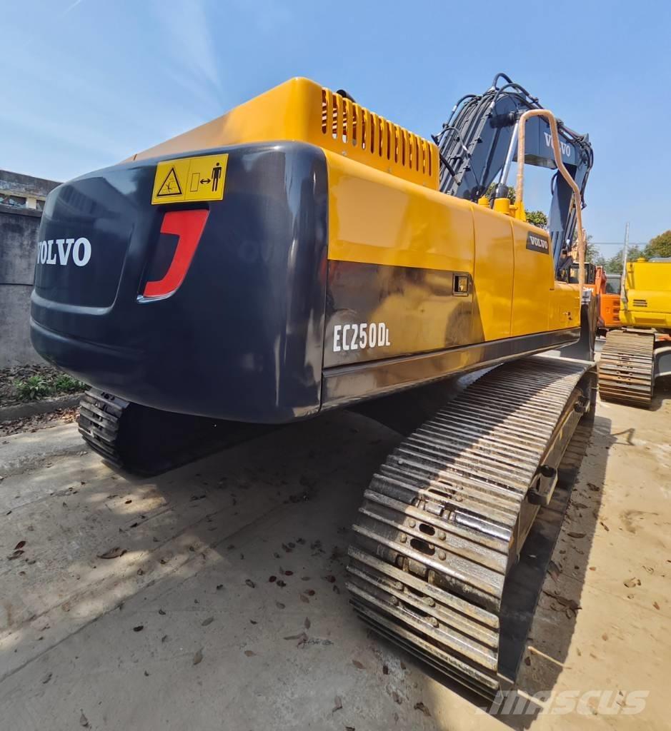 Volvo EC 250 D L Rupsgraafmachines