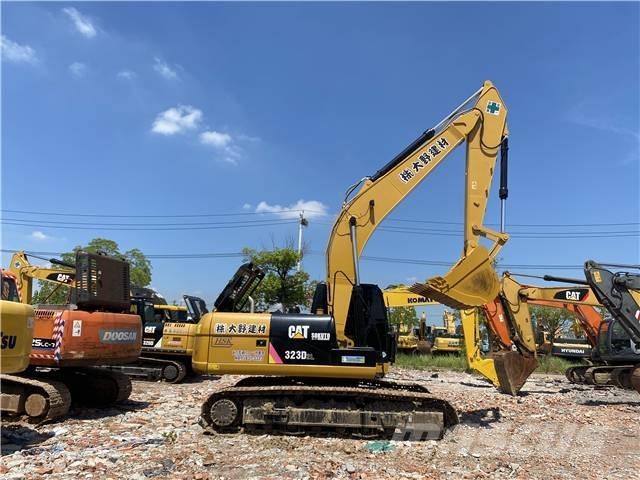 CAT 323D Rupsgraafmachines