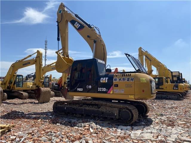 CAT 323D Rupsgraafmachines