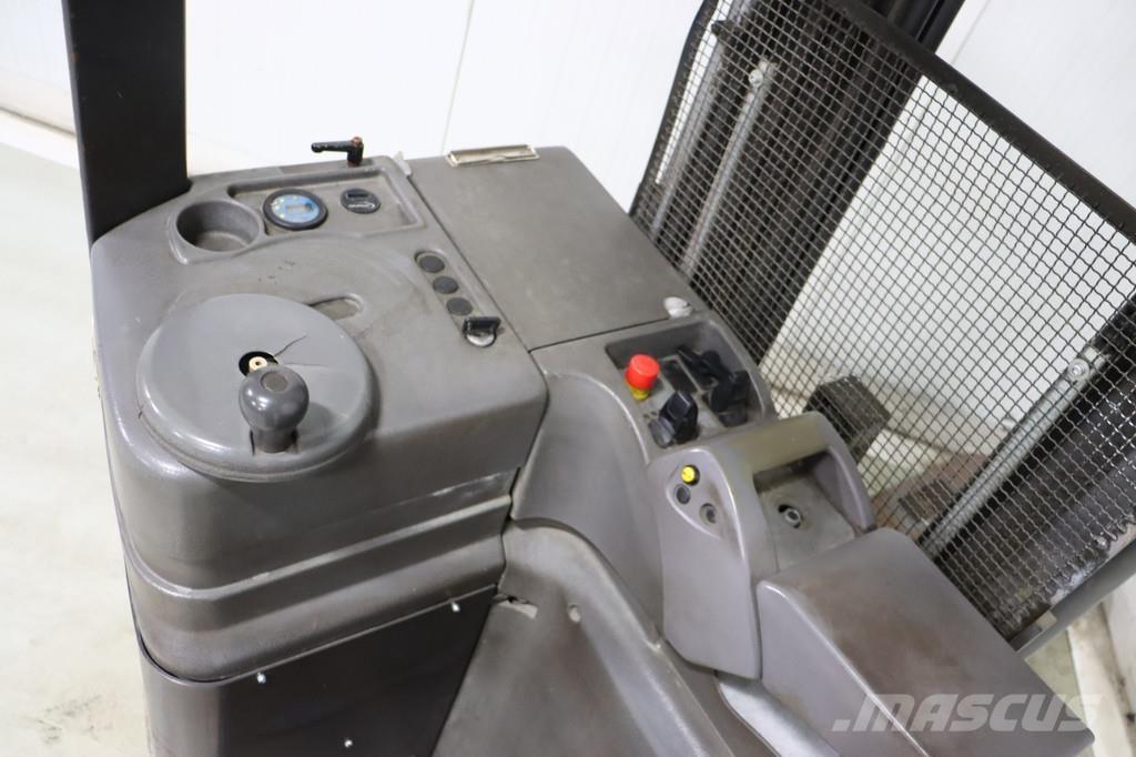 Nissan AJN160 Reachtruck voor hoog niveau