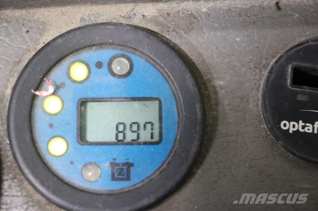 Nissan AJN160 Reachtruck voor hoog niveau