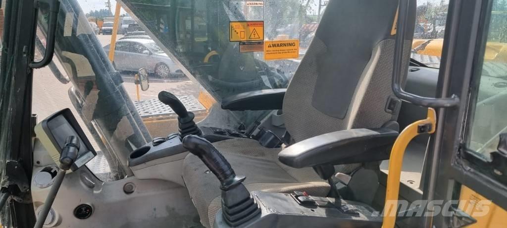 Volvo EC 210 C Rupsgraafmachines