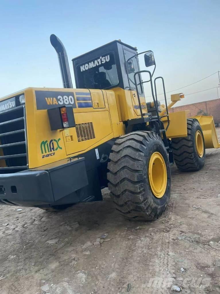 Komatsu WA 380 Wielladers