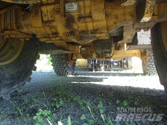 DEERE 410J Graaf-laadcombinaties