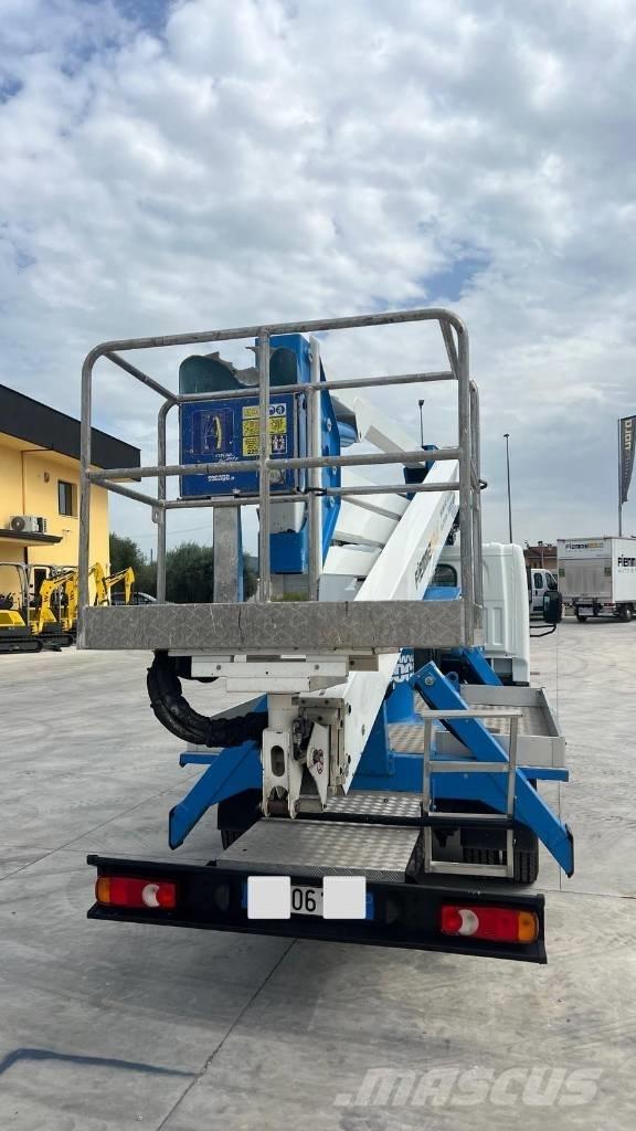 Nissan SOCAGE DA324 Auto hoogwerkers