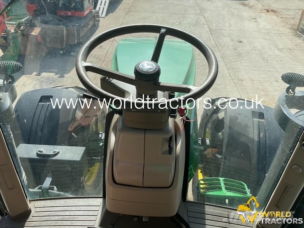 John Deere 7310 R Tractoren
