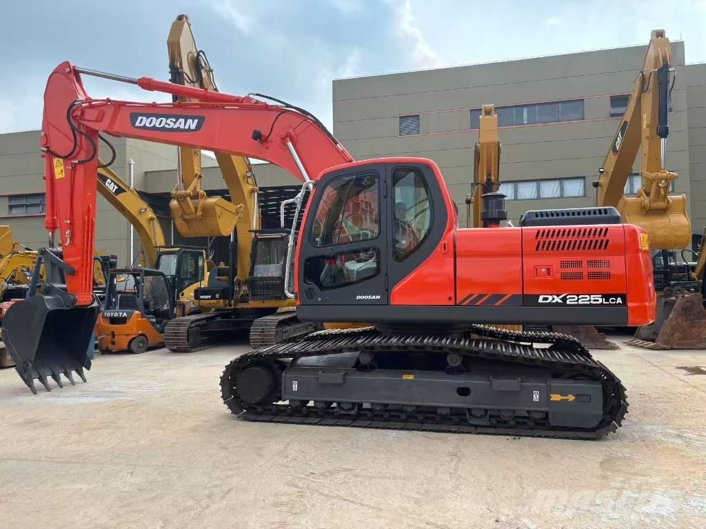Doosan DX 225 Rupsgraafmachines