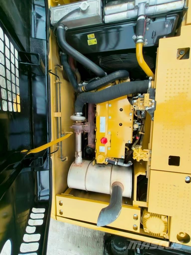 CAT 320 D Rupsgraafmachines