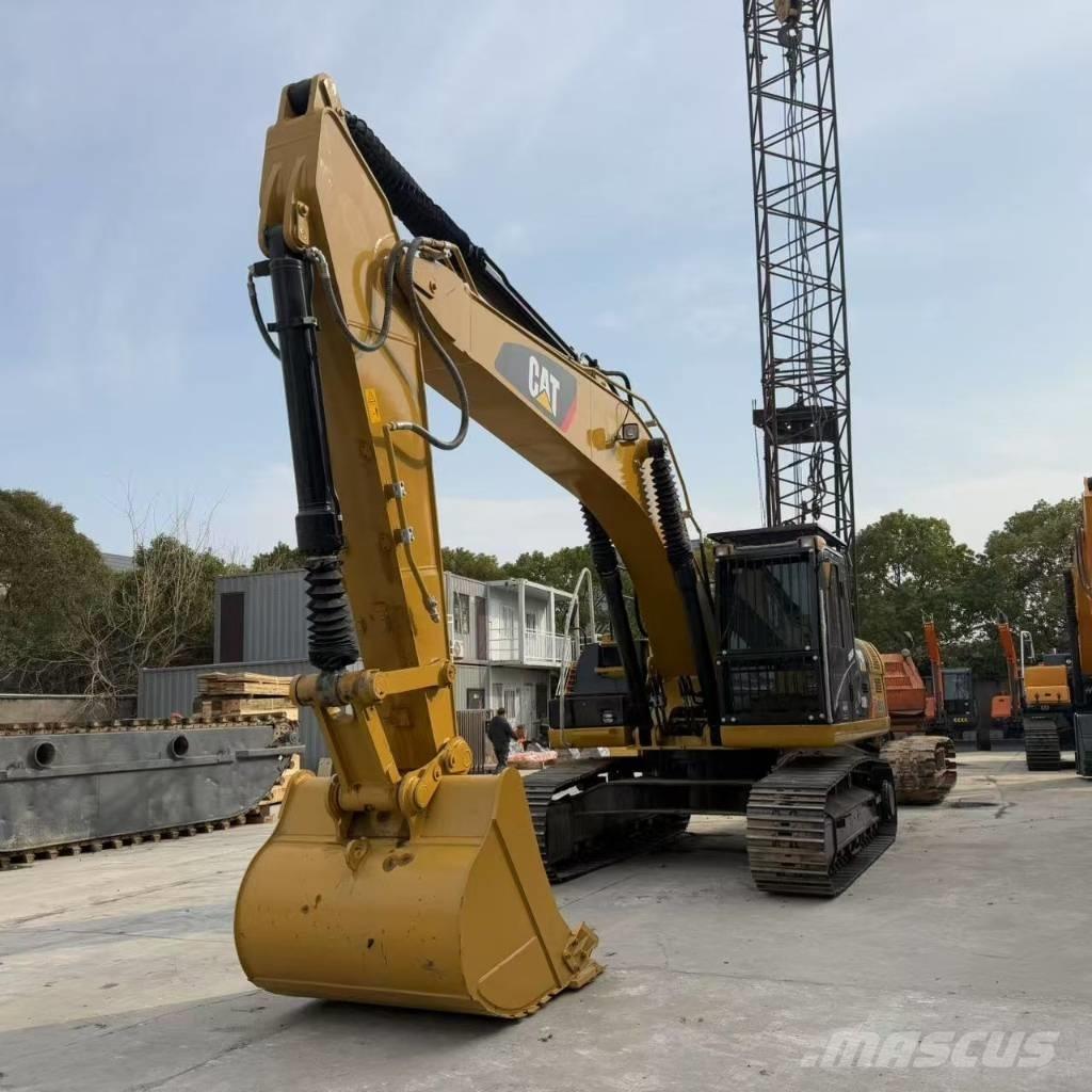 CAT 330 D2 Rupsgraafmachines