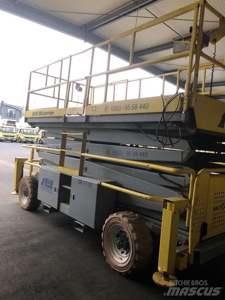 SkyJack SJ 9250 RT Schaarhoogwerkers