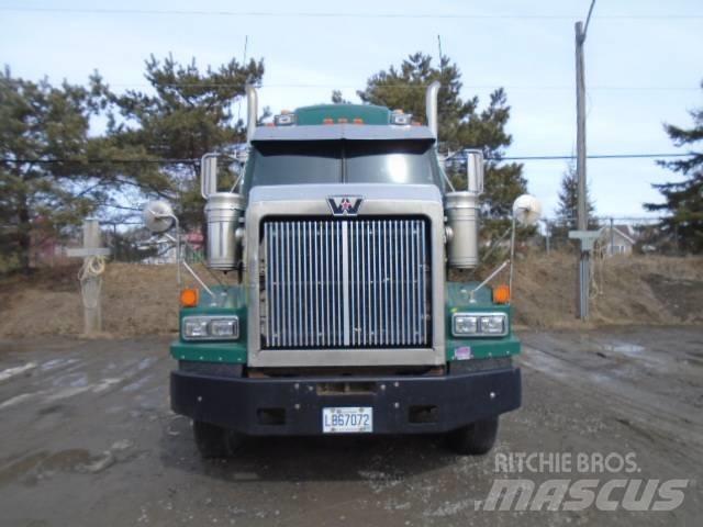 Western Star 4900 SA Trekkers