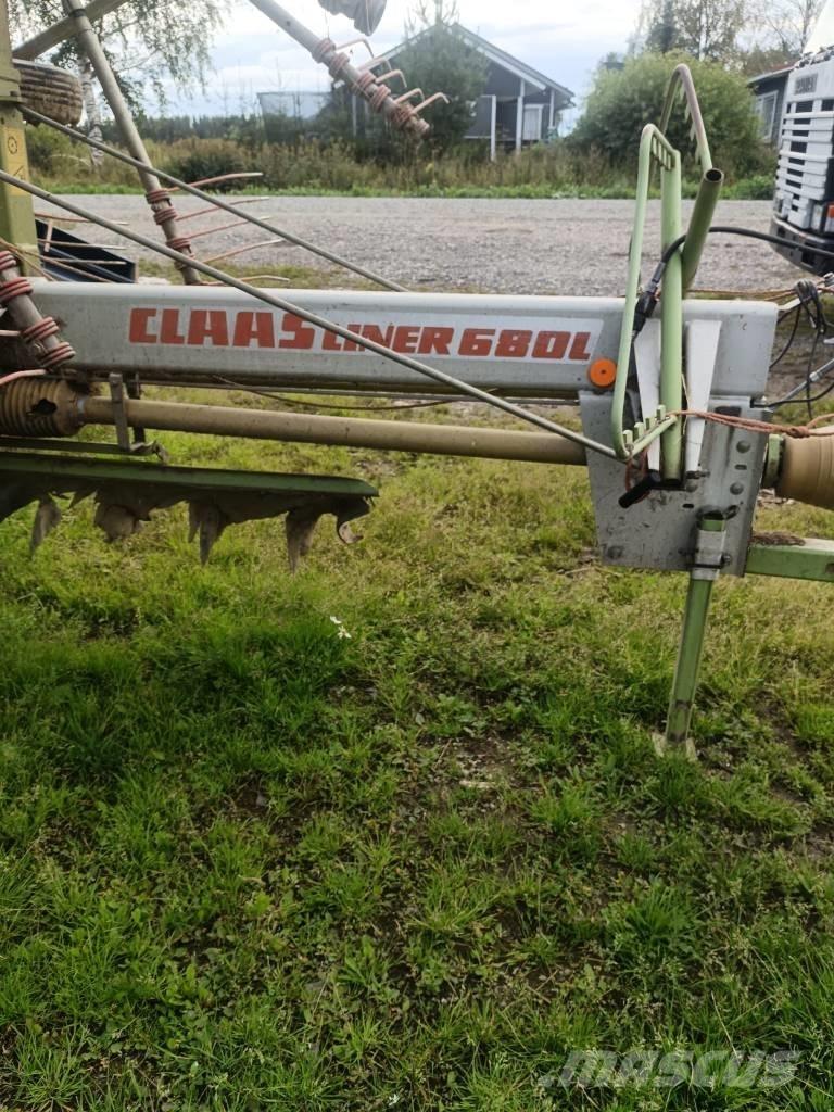 CLAAS Liner 680 Zwadharken