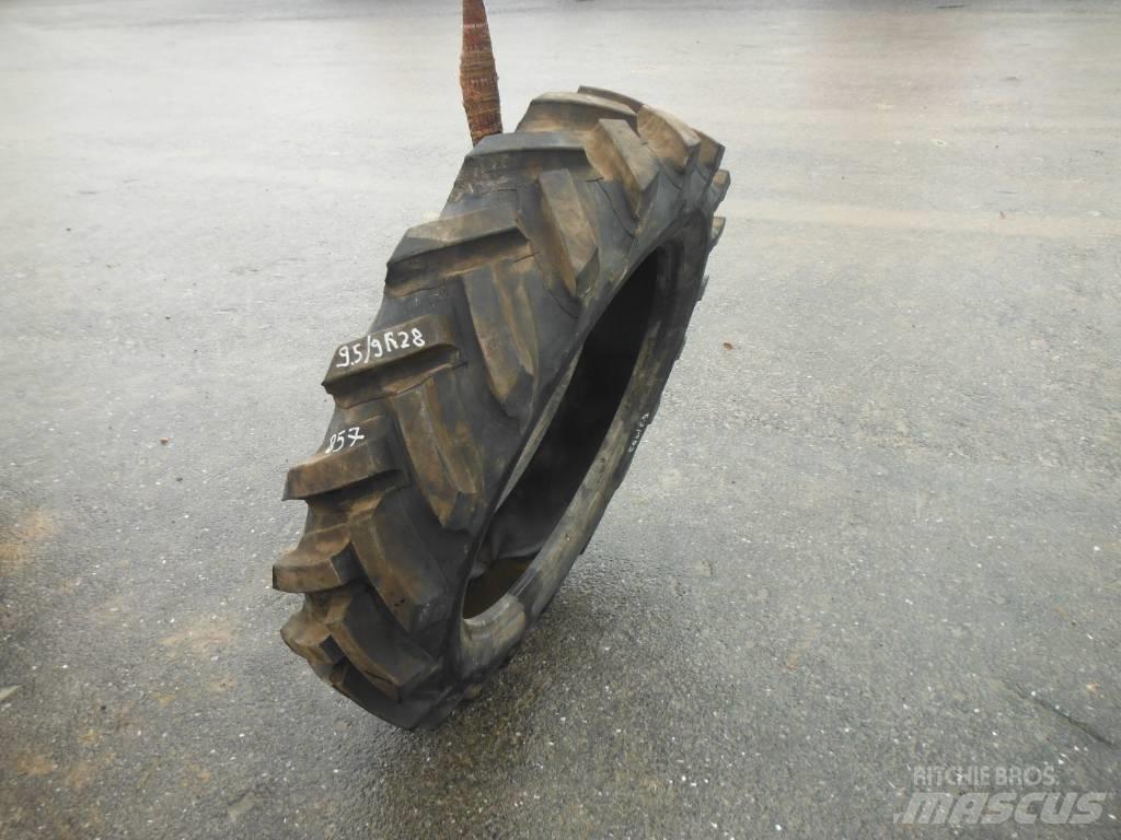 Michelin 9.5/9R28 Banden, wielen en velgen