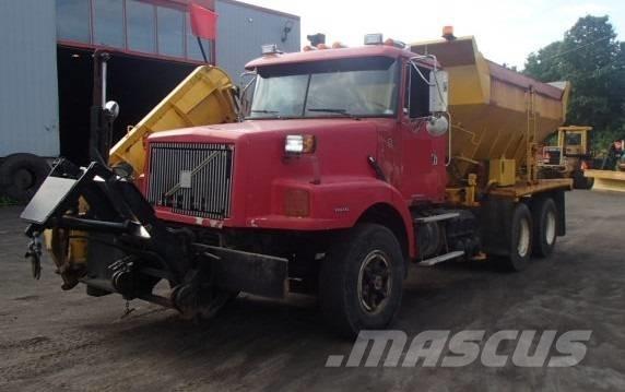 Volvo WG Sneeuwschuivers en -ploegen