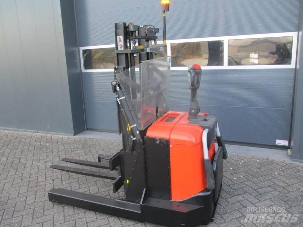 BT SPE 120 XRD Reachstackers