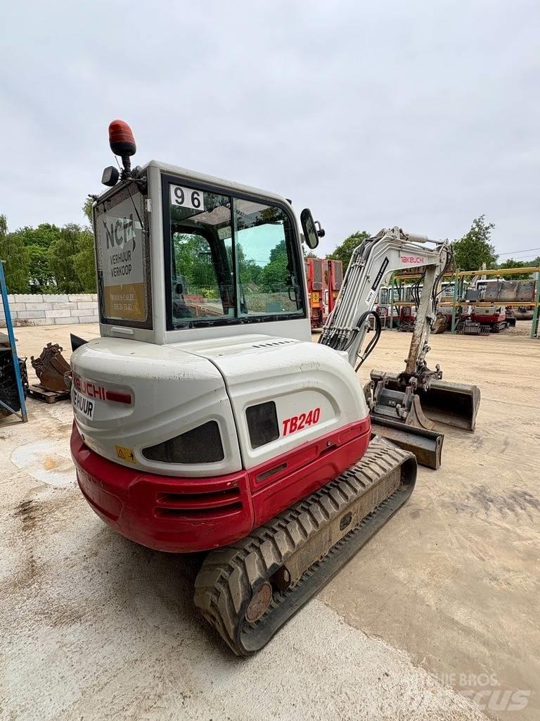 Takeuchi TB 240 Minigraafmachines < 7t