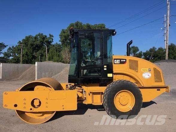 CAT CS44B Bandenwalsen