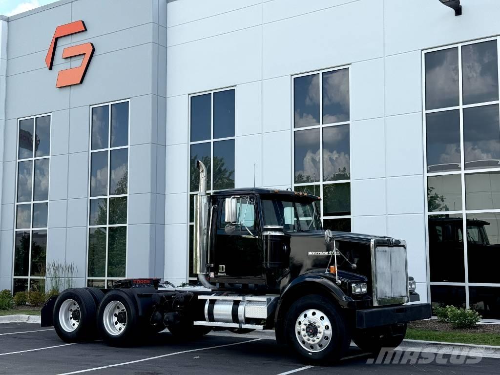 Western Star 4900 Trekkers