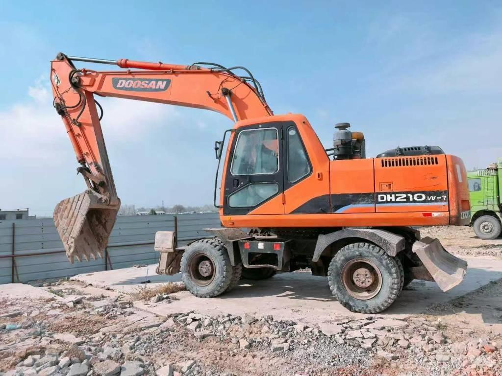 Doosan DH 210 W Wielgraafmachines