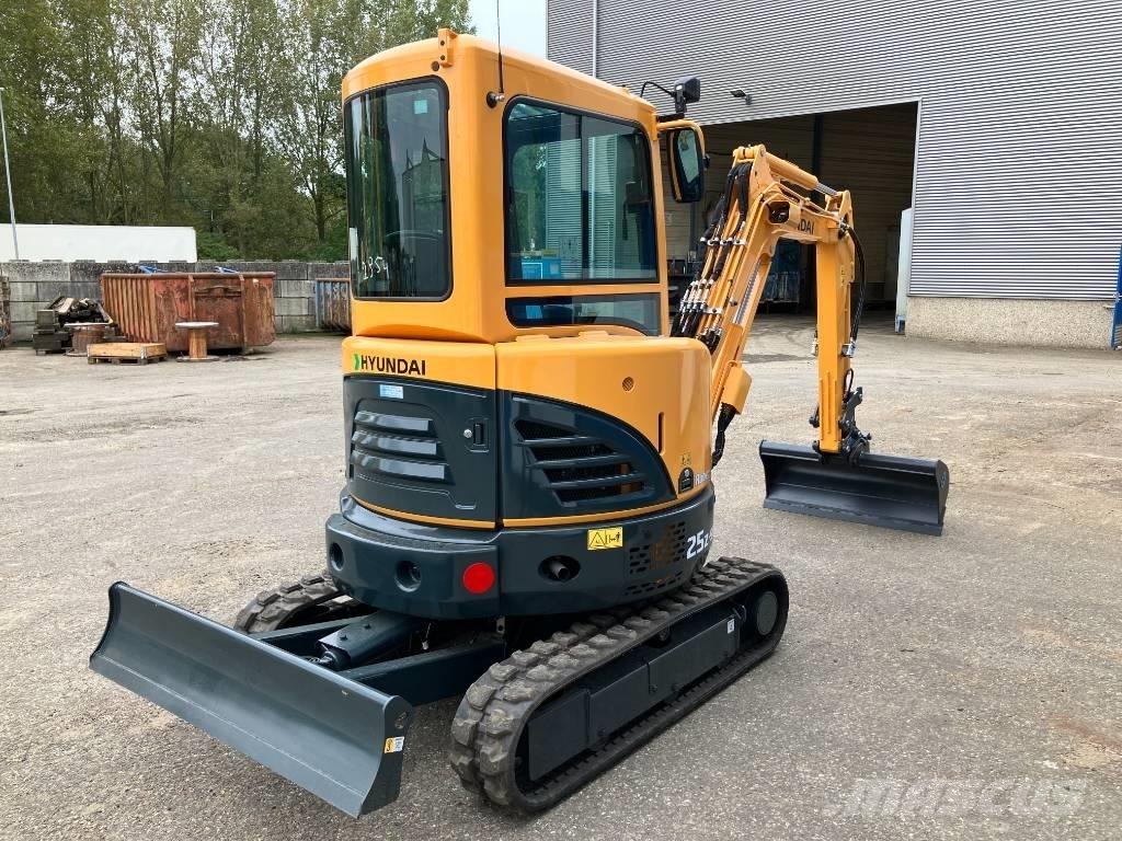 Hyundai R25Z-9AK Minigraafmachines < 7t
