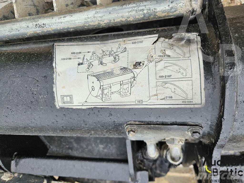 CAT 242 D 3 Schrankladers