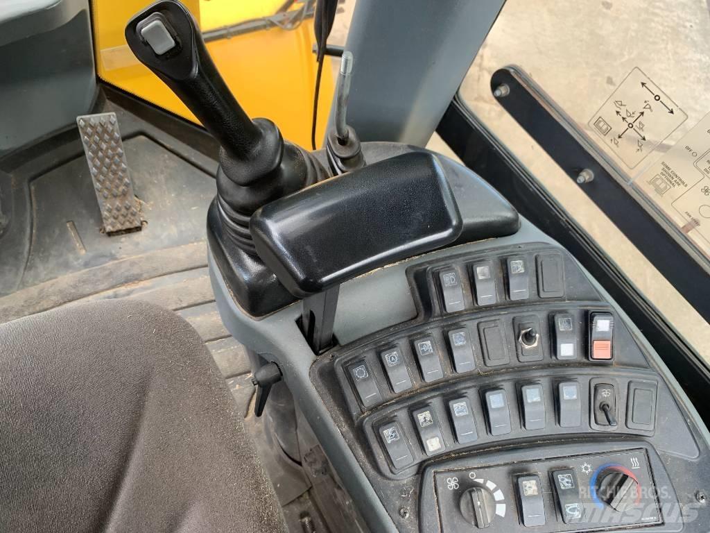 New Holland W 130 C Wielladers