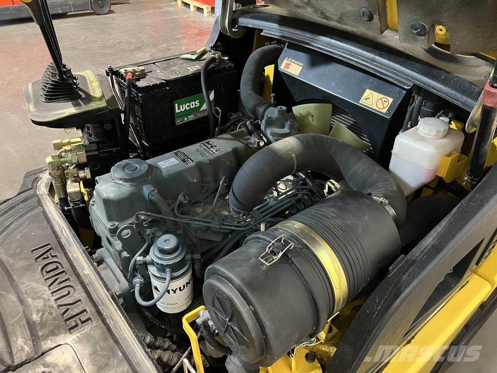 Hyundai 33D-7 Diesel heftrucks